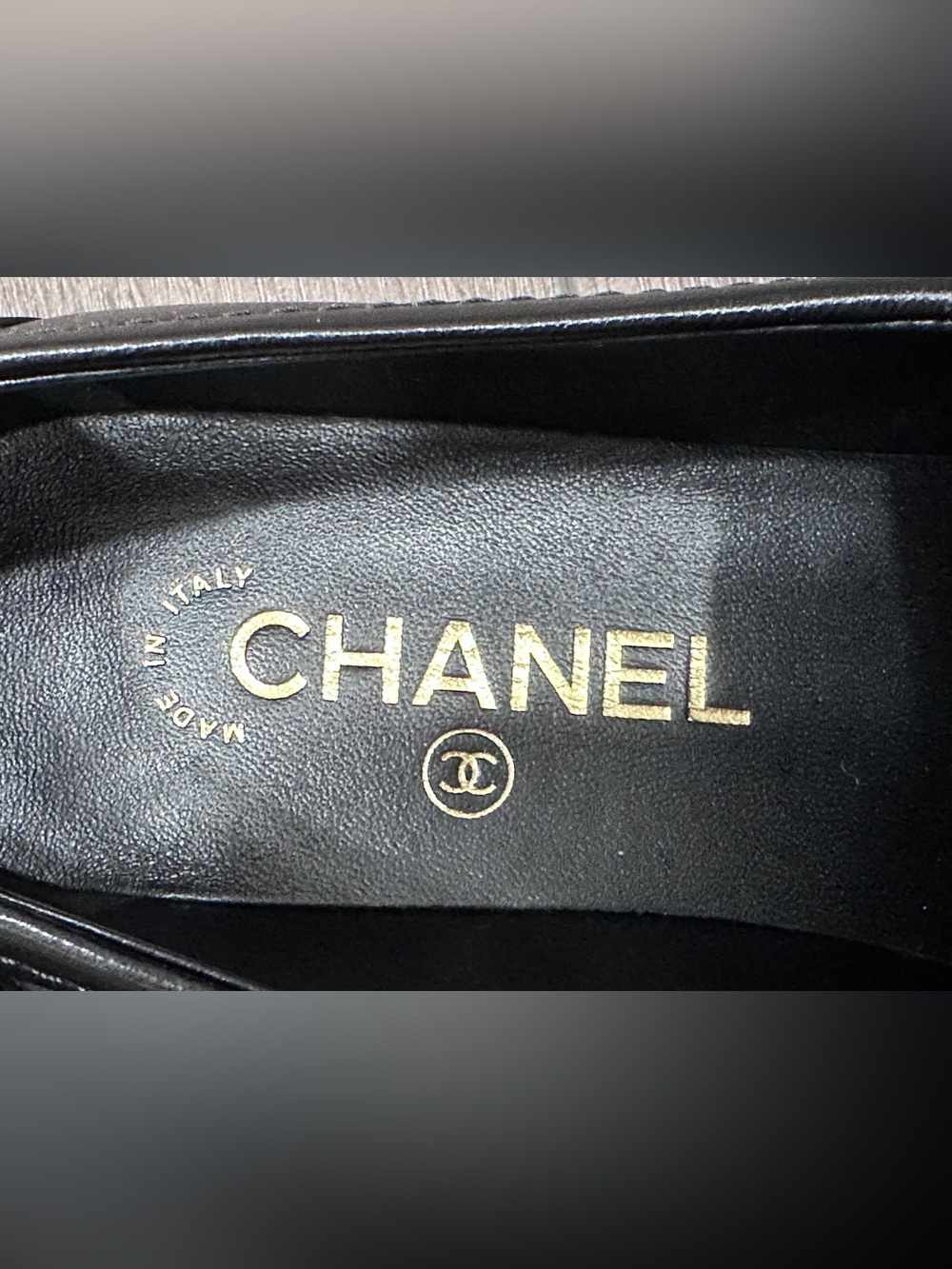 $1.8K 2026 CHANEL BLACK LEATHER LOAFERS MOCCASINS With GOLD CC TURNLOCK LOGO 38C - Picture 8 of 16